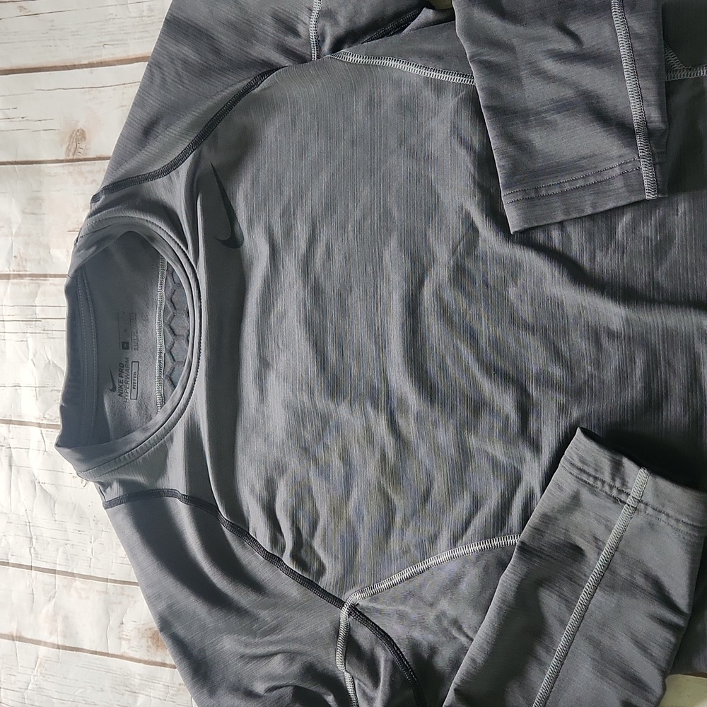 Nike Pro hyper warm shirt. Men's size M. EUC